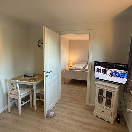 Ferienwohnung „Ole Karkenwech“ Husum-Roedemis Husum  Dış mekan fotoğraf