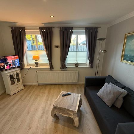 Ferienwohnung „Ole Karkenwech“ Husum-Roedemis Husum  Dış mekan fotoğraf