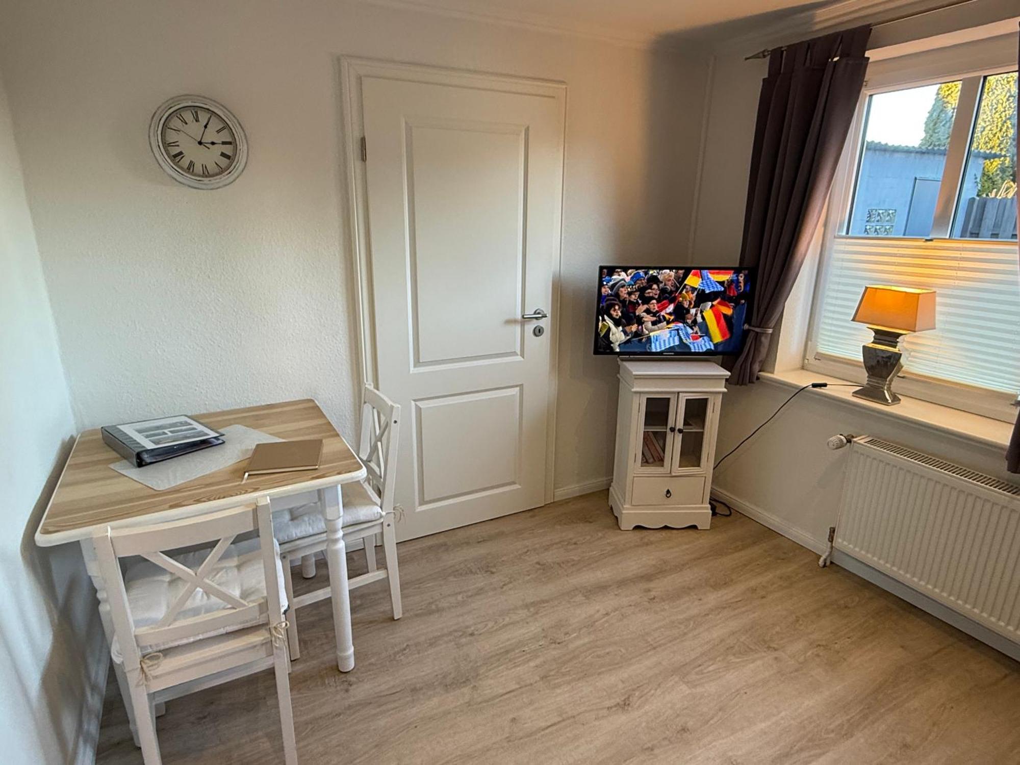 Ferienwohnung „Ole Karkenwech“ Husum-Roedemis Husum  Dış mekan fotoğraf