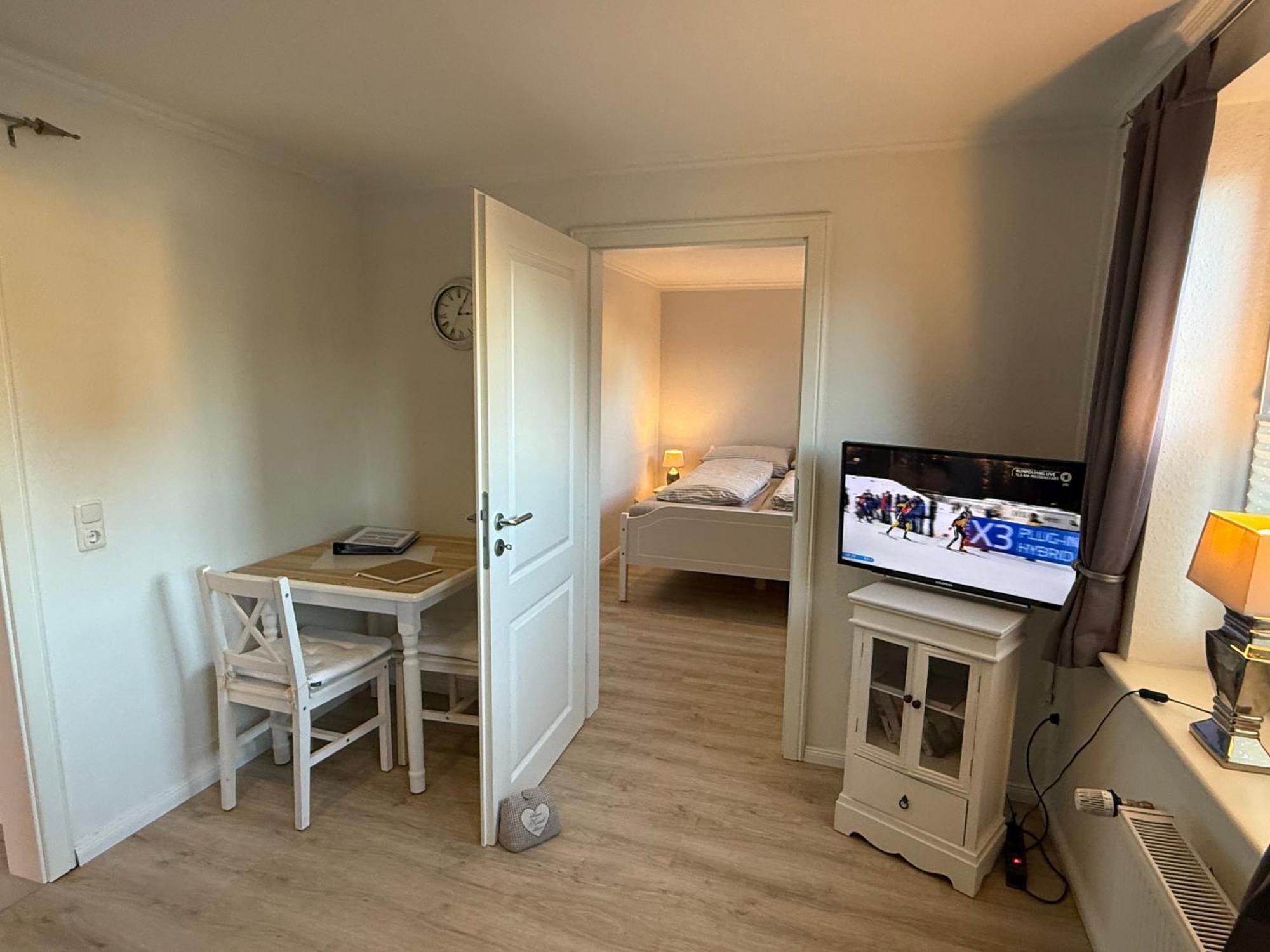 Ferienwohnung „Ole Karkenwech“ Husum-Roedemis Husum  Dış mekan fotoğraf