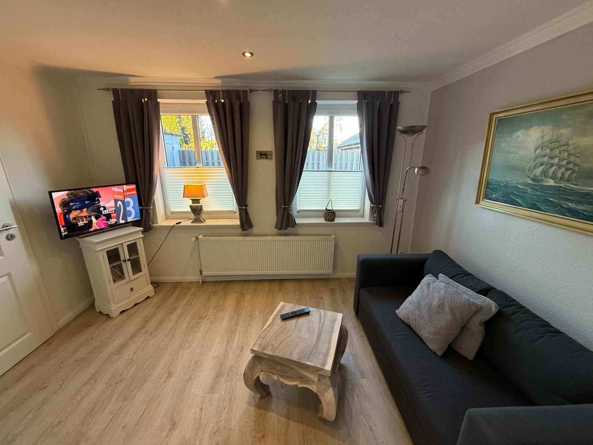 Ferienwohnung „Ole Karkenwech“ Husum-Roedemis Husum  Dış mekan fotoğraf